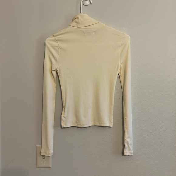Madewell Turtleneck Long-Sleeve Tee - Picture 10 of 13